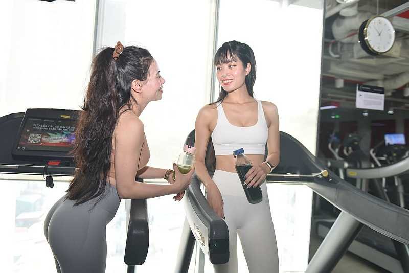 Two girls feeling good at the gym